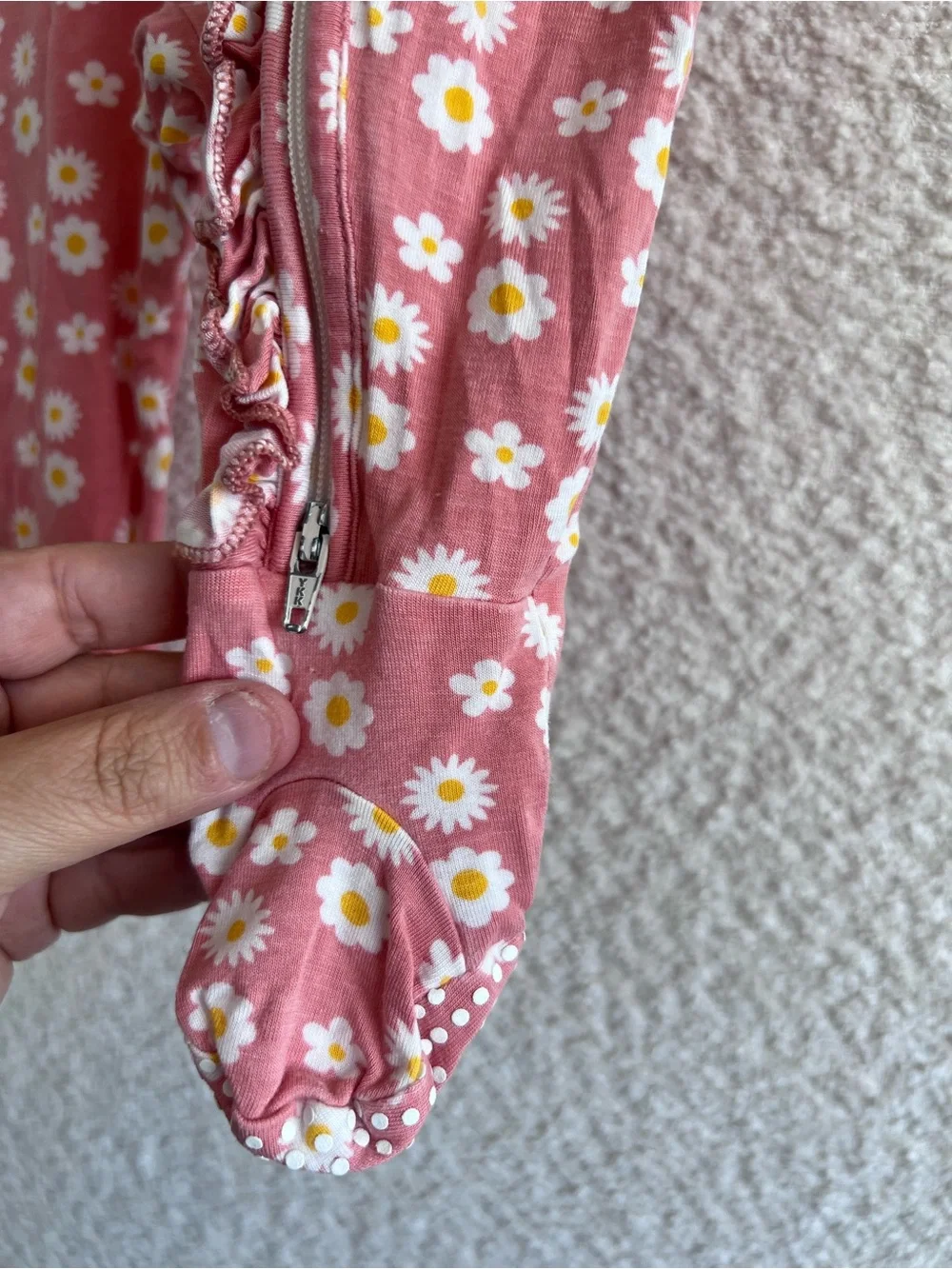 Emerson & Friends Baby Bamboo Ruffles One Piece Zip Pajamas Size 0-3 Months
